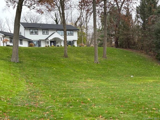 22 Peppermill Lane, Dix Hills, NY 11746