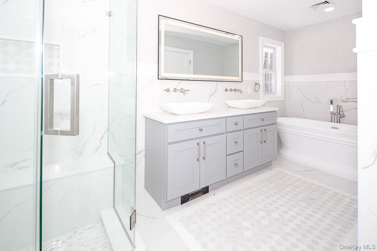 22 Peppermill Lane, Dix Hills, NY 11746