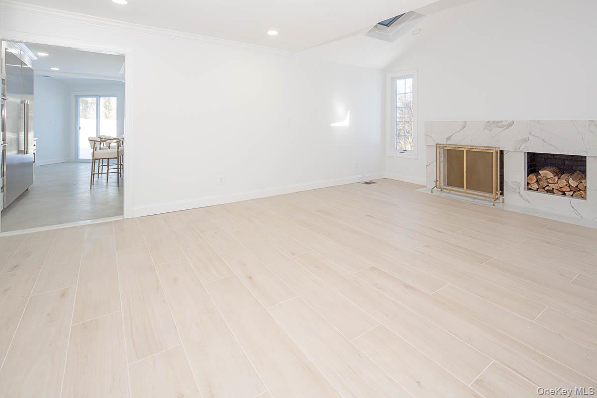 22 Peppermill Lane, Dix Hills, NY 11746