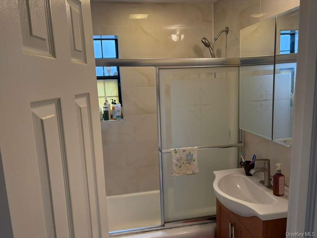 144-04 78th Avenue # 3K, Flushing, NY 11367