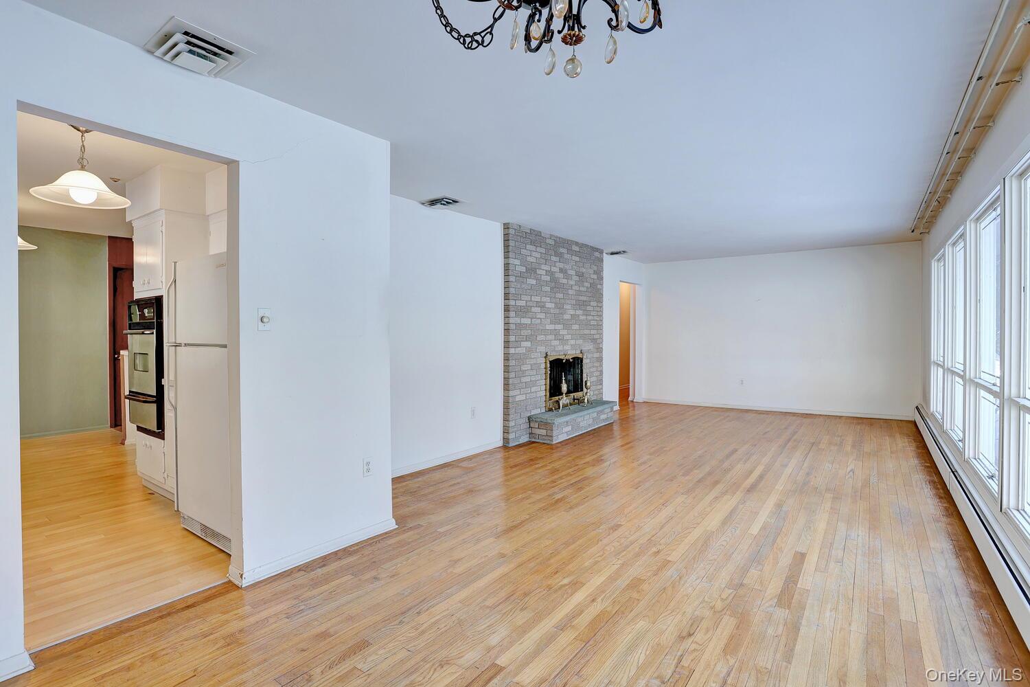 5 Steinway Court, Suffern, NY 10901