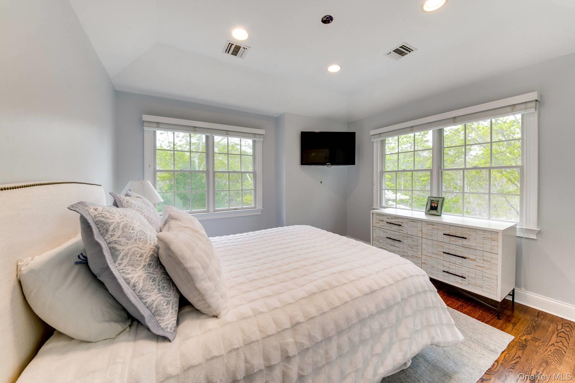 7 Hilltop Lane, East Hampton, NY 11937