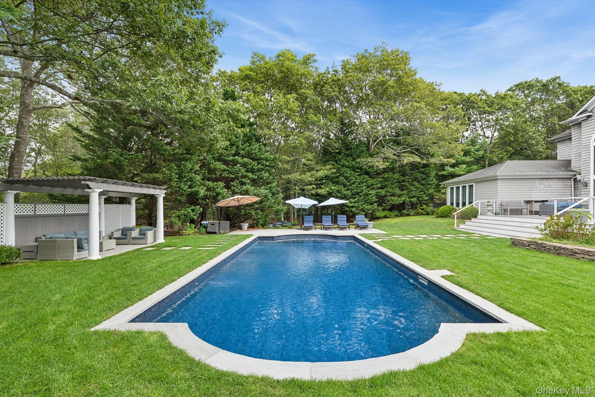 7 Hilltop Lane, East Hampton, NY 11937