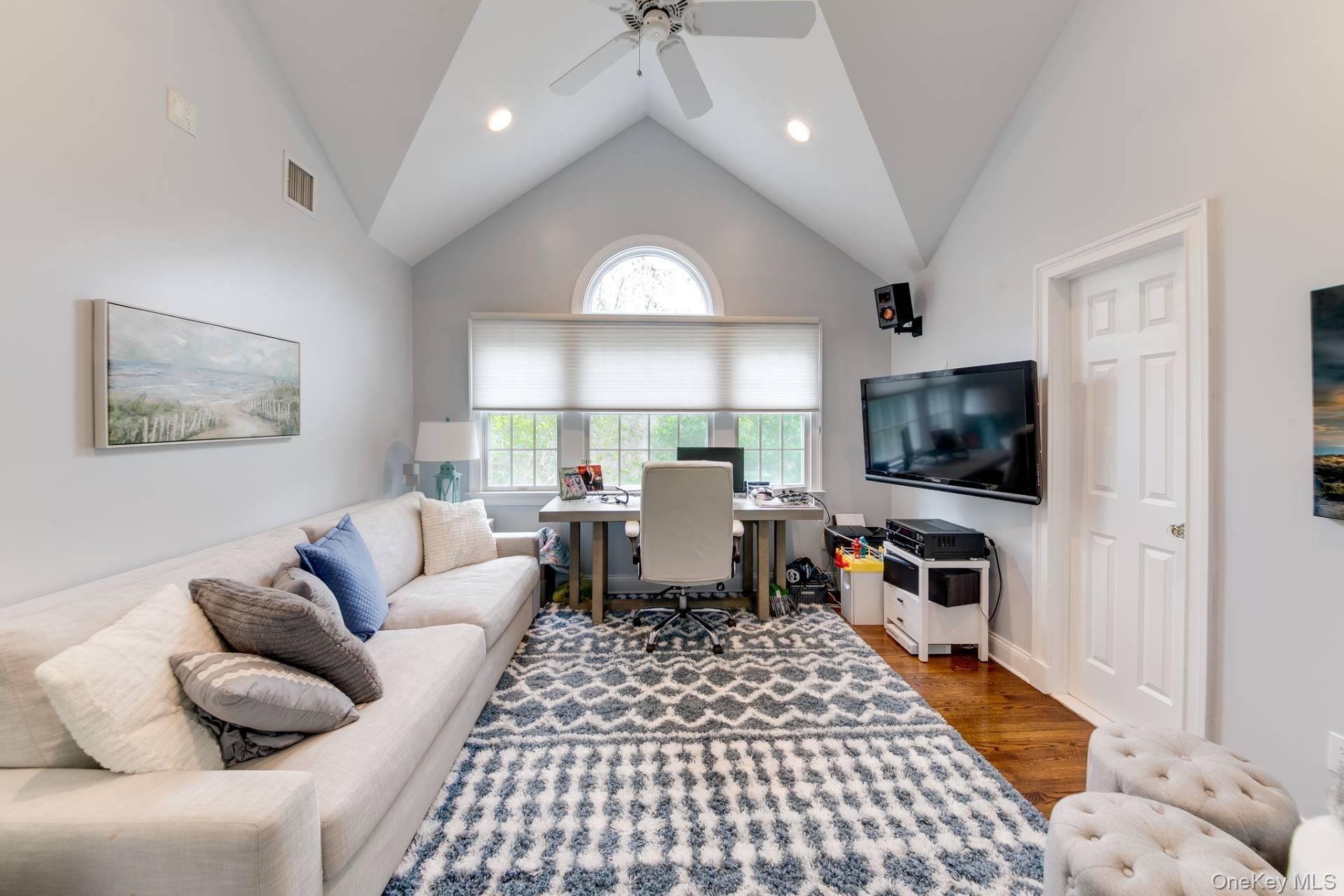 7 Hilltop Lane, East Hampton, NY 11937