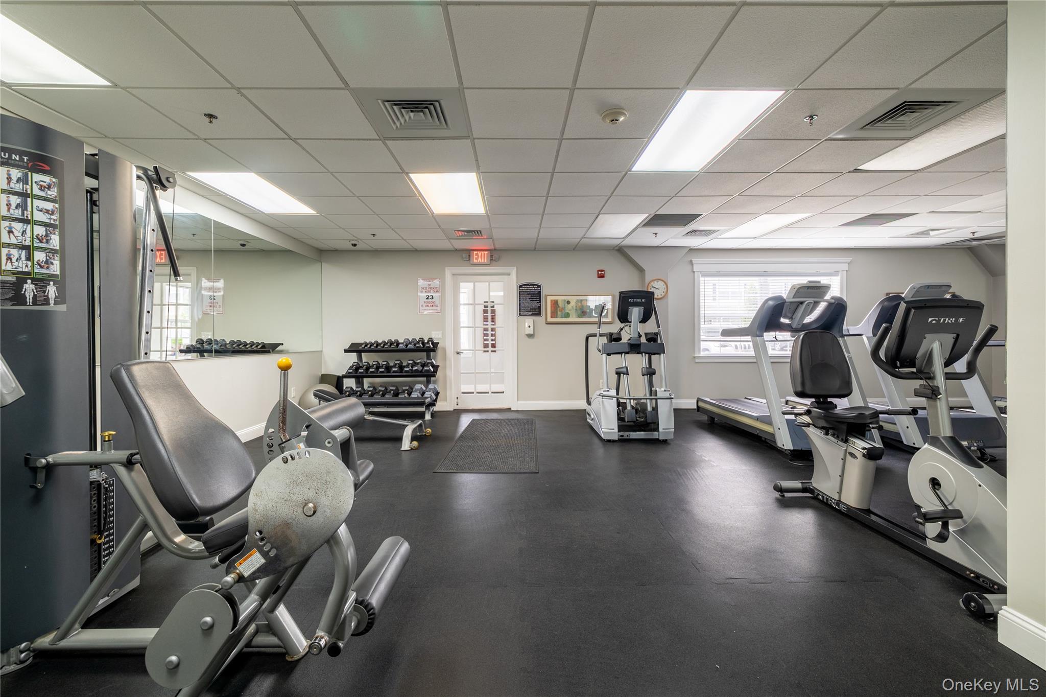 418 Willow Lane, Valley Stream, NY 11580