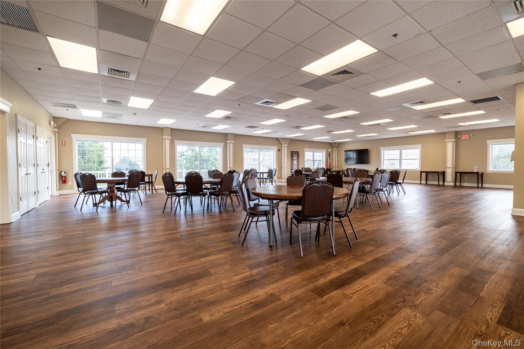 418 Willow Lane, Valley Stream, NY 11580