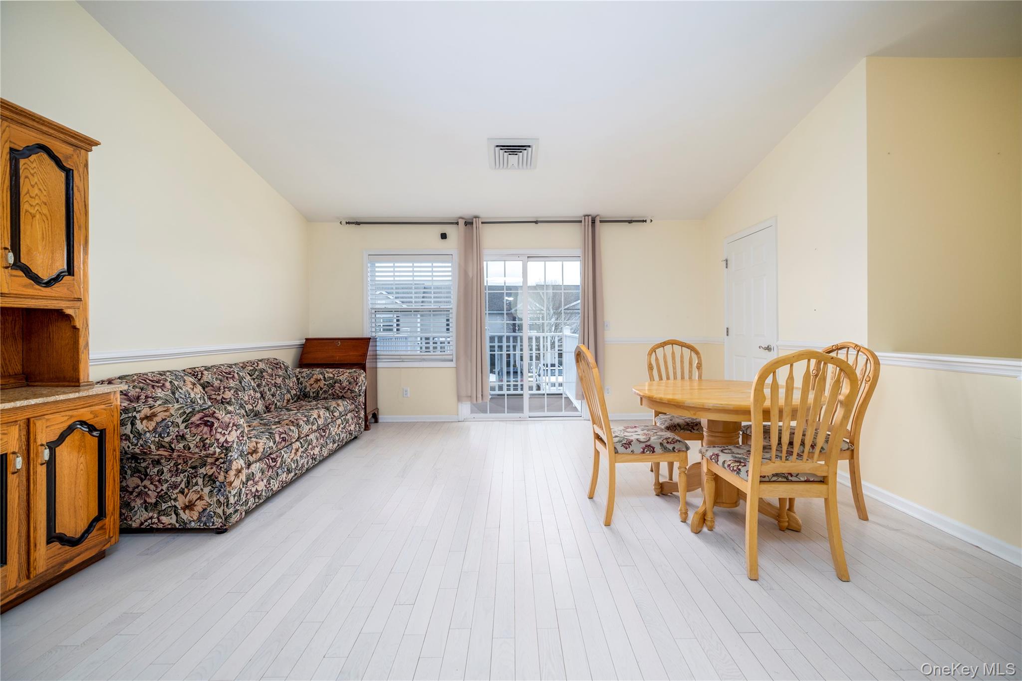 418 Willow Lane, Valley Stream, NY 11580