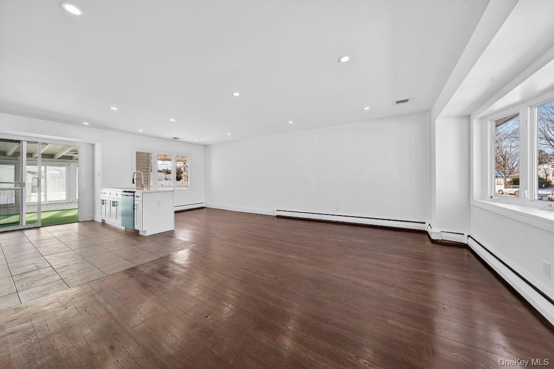 8 Whitebirch Lane, Commack, NY 11725