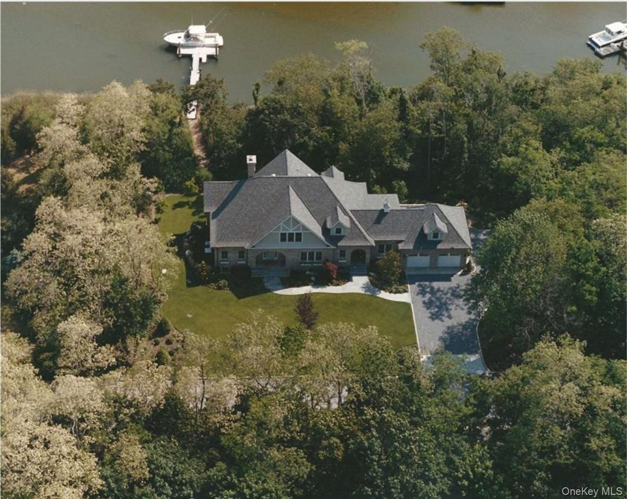 190 Jackson Landing, Mattituck, NY 11952