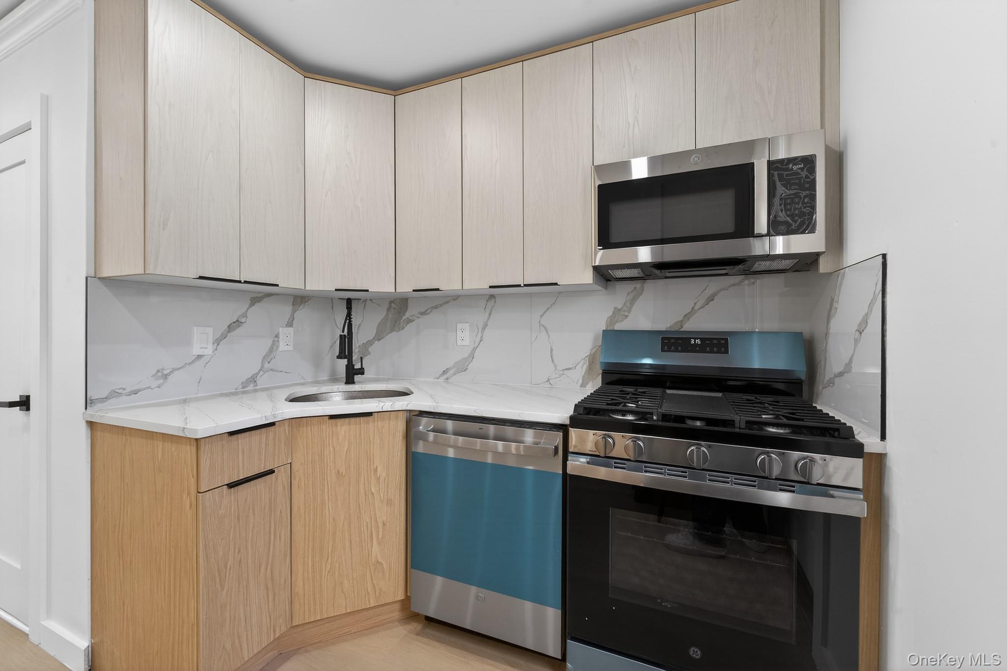 114-25 200th Street, Saint Albans, NY 11412