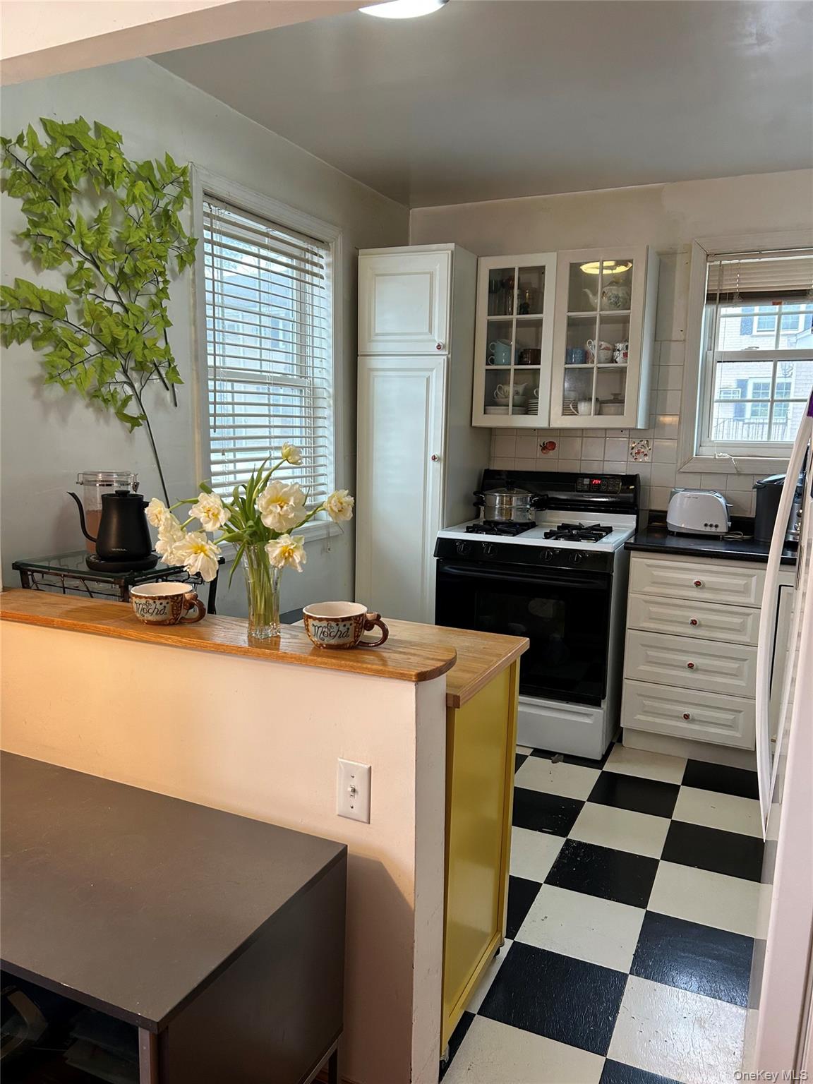 223-24 65 Ave # A, Bayside, NY 11364