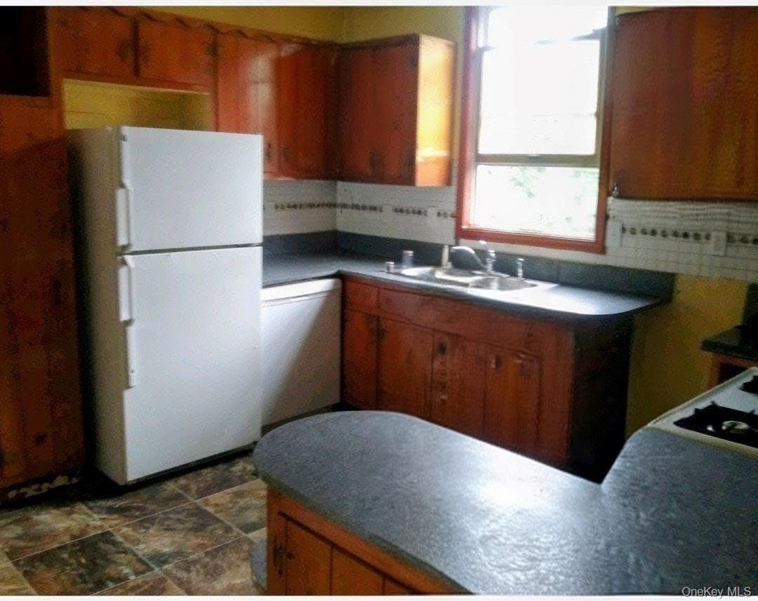 156 N Clinton Street # 2, Poughkeepsie, NY 12601