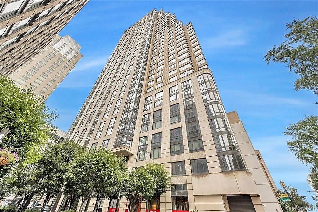 10 City Place # 3D, White Plains, NY 10601