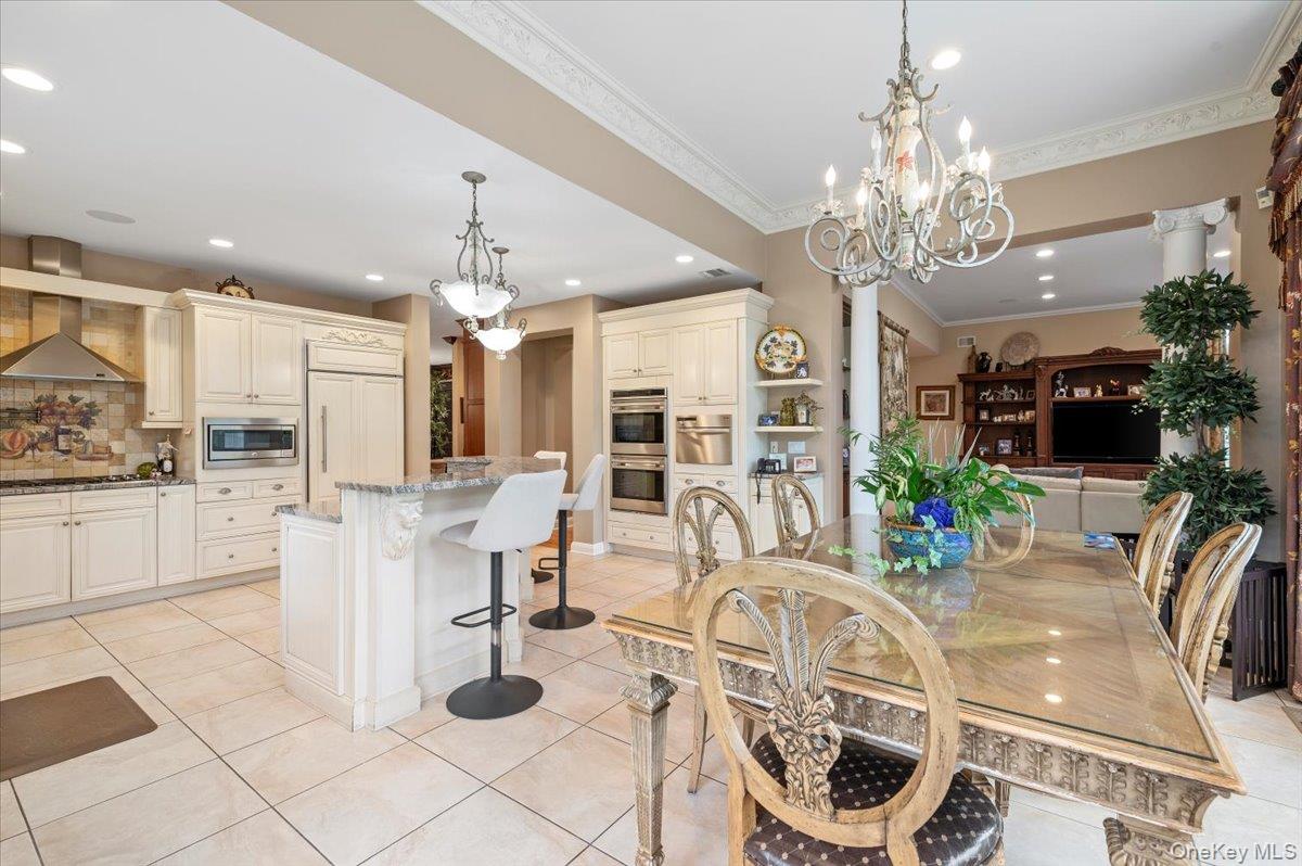 44 Legends Circle, Melville, NY 11747