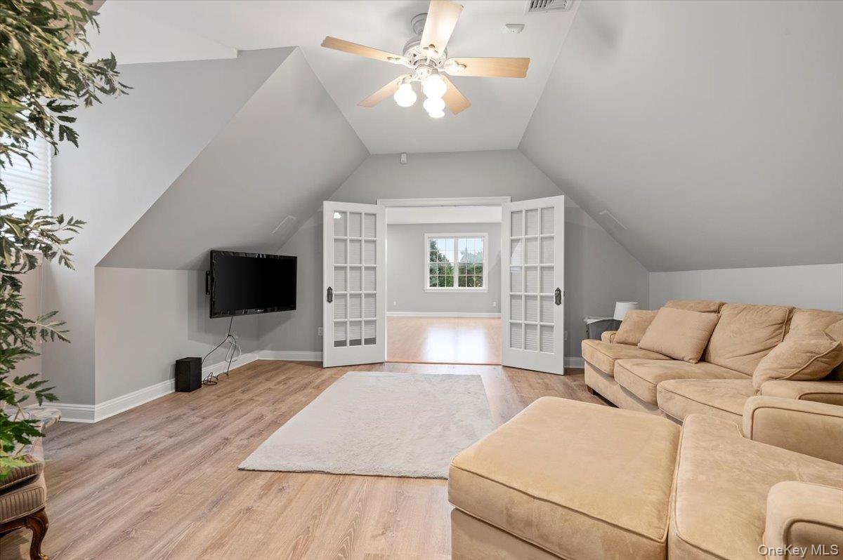 44 Legends Circle, Melville, NY 11747