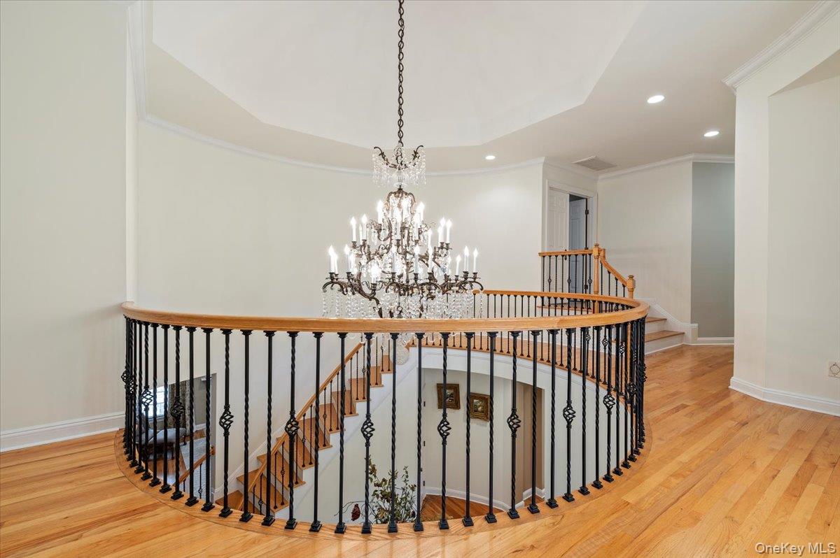 44 Legends Circle, Melville, NY 11747