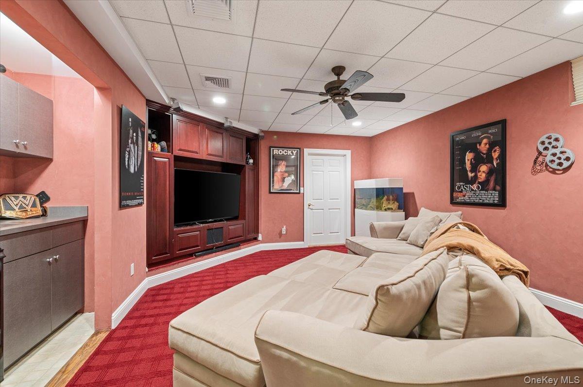 44 Legends Circle, Melville, NY 11747