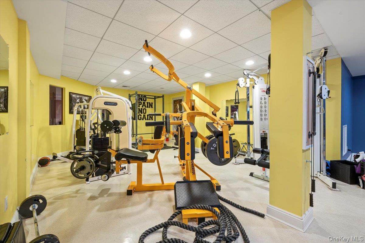 44 Legends Circle, Melville, NY 11747