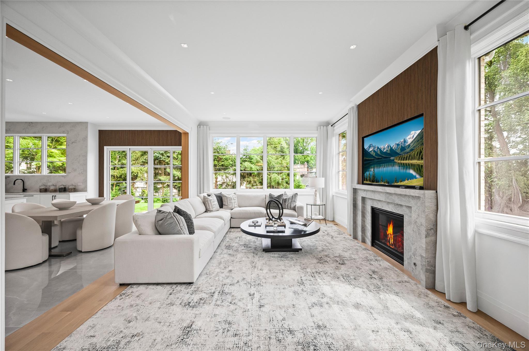 7 Mirrielees Road, Great Neck, NY 11021