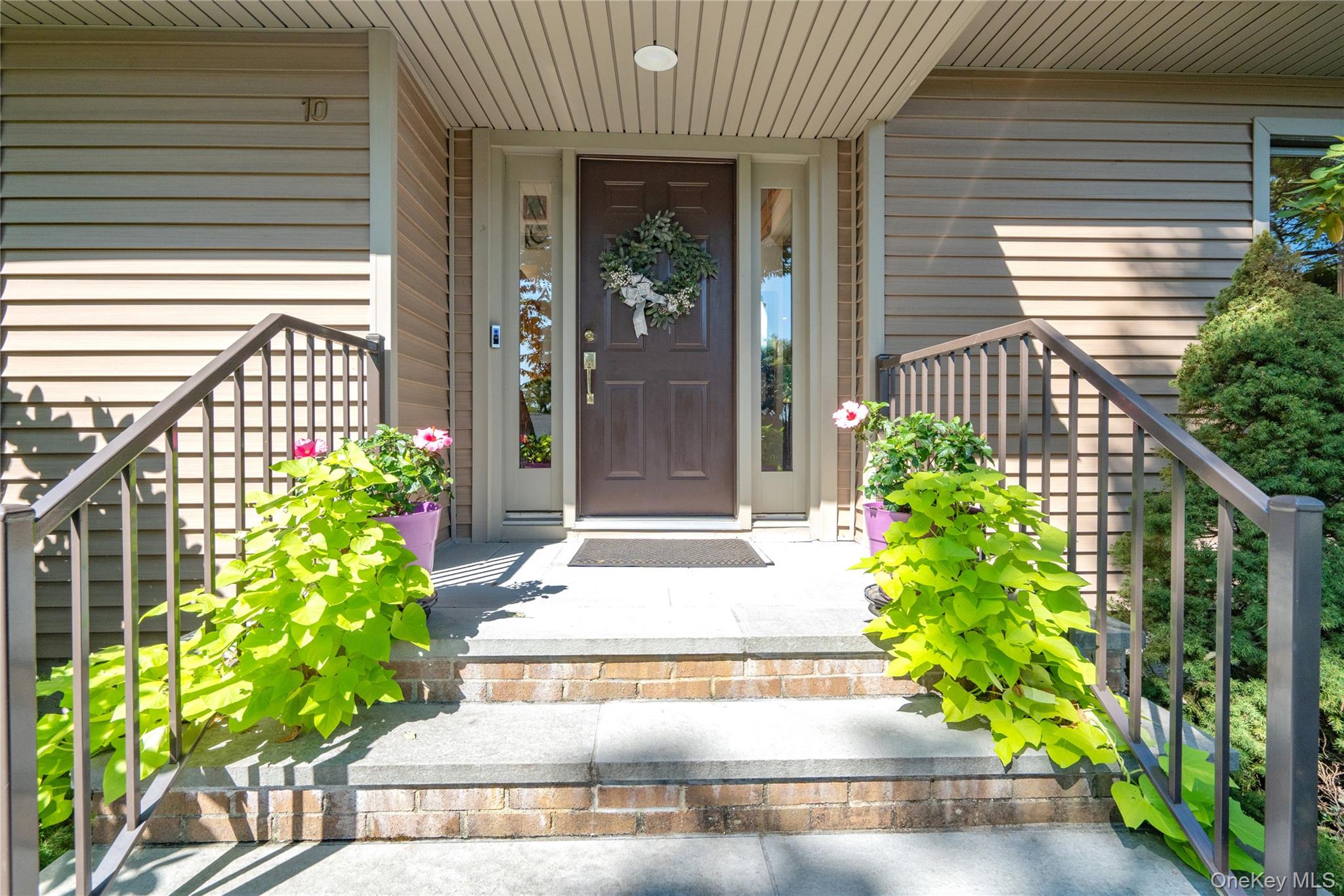 10 Tradewinds Drive, Bayville, NY 11709