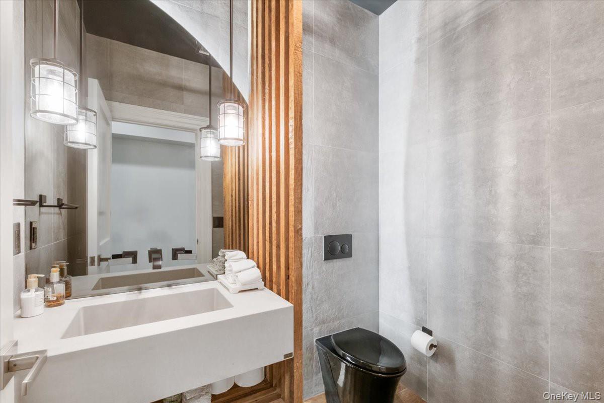 38 Sage Terrace, Scarsdale, NY 10583