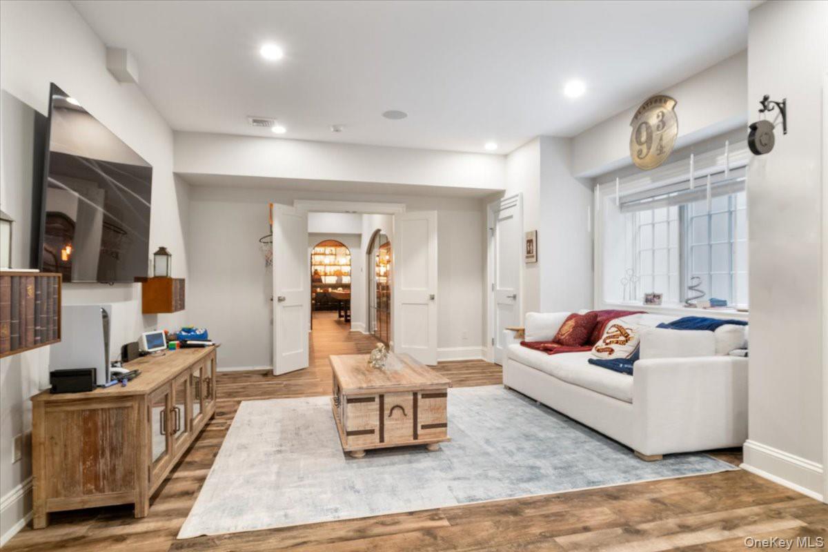 38 Sage Terrace, Scarsdale, NY 10583