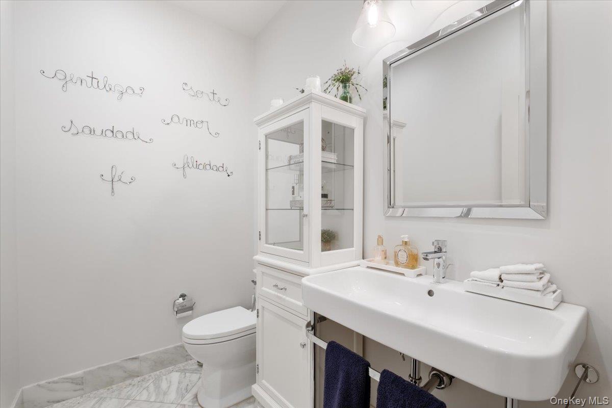 38 Sage Terrace, Scarsdale, NY 10583