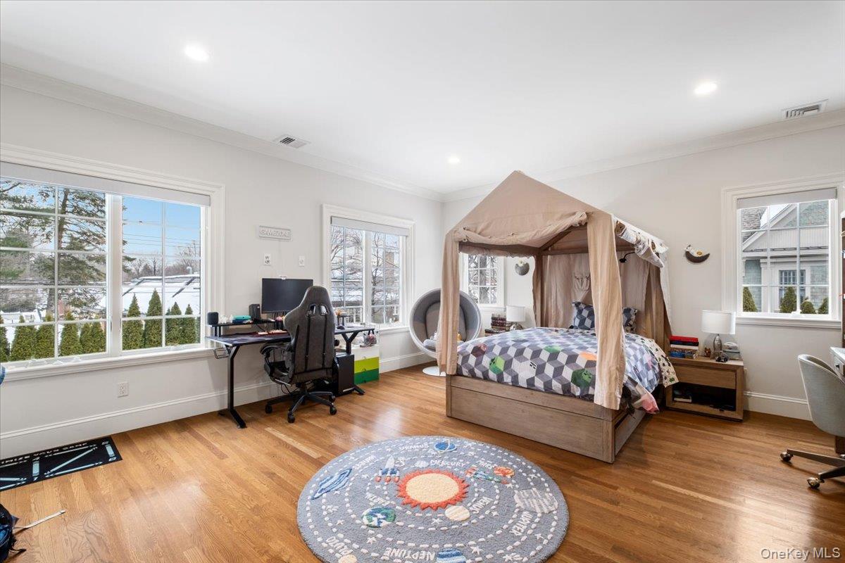 38 Sage Terrace, Scarsdale, NY 10583