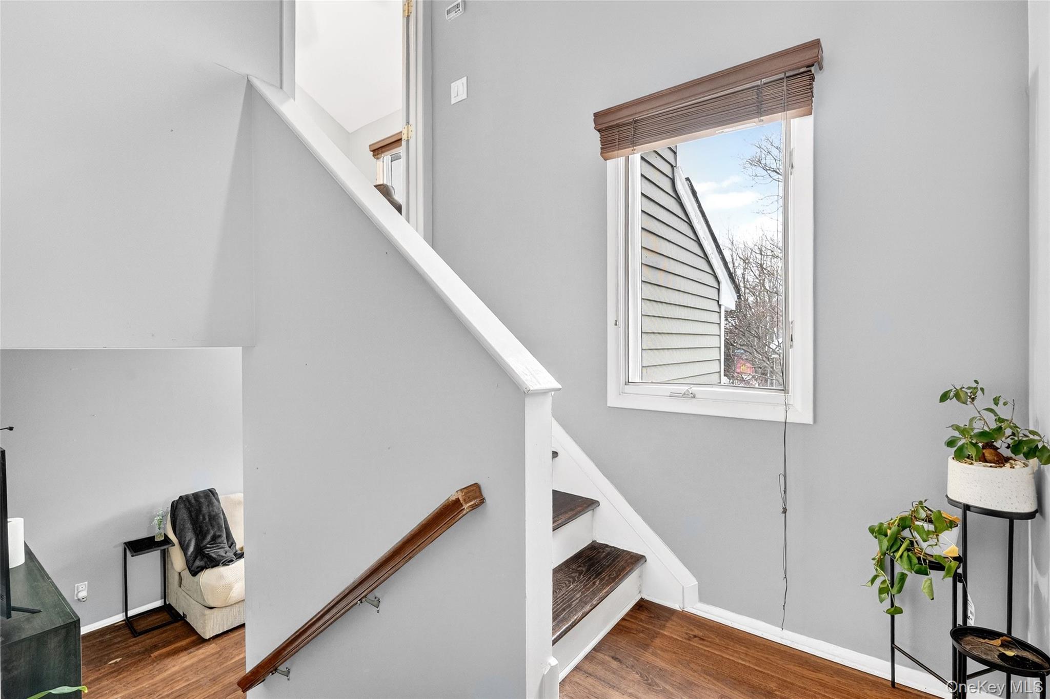 16 Village Green, Bardonia, NY 10954