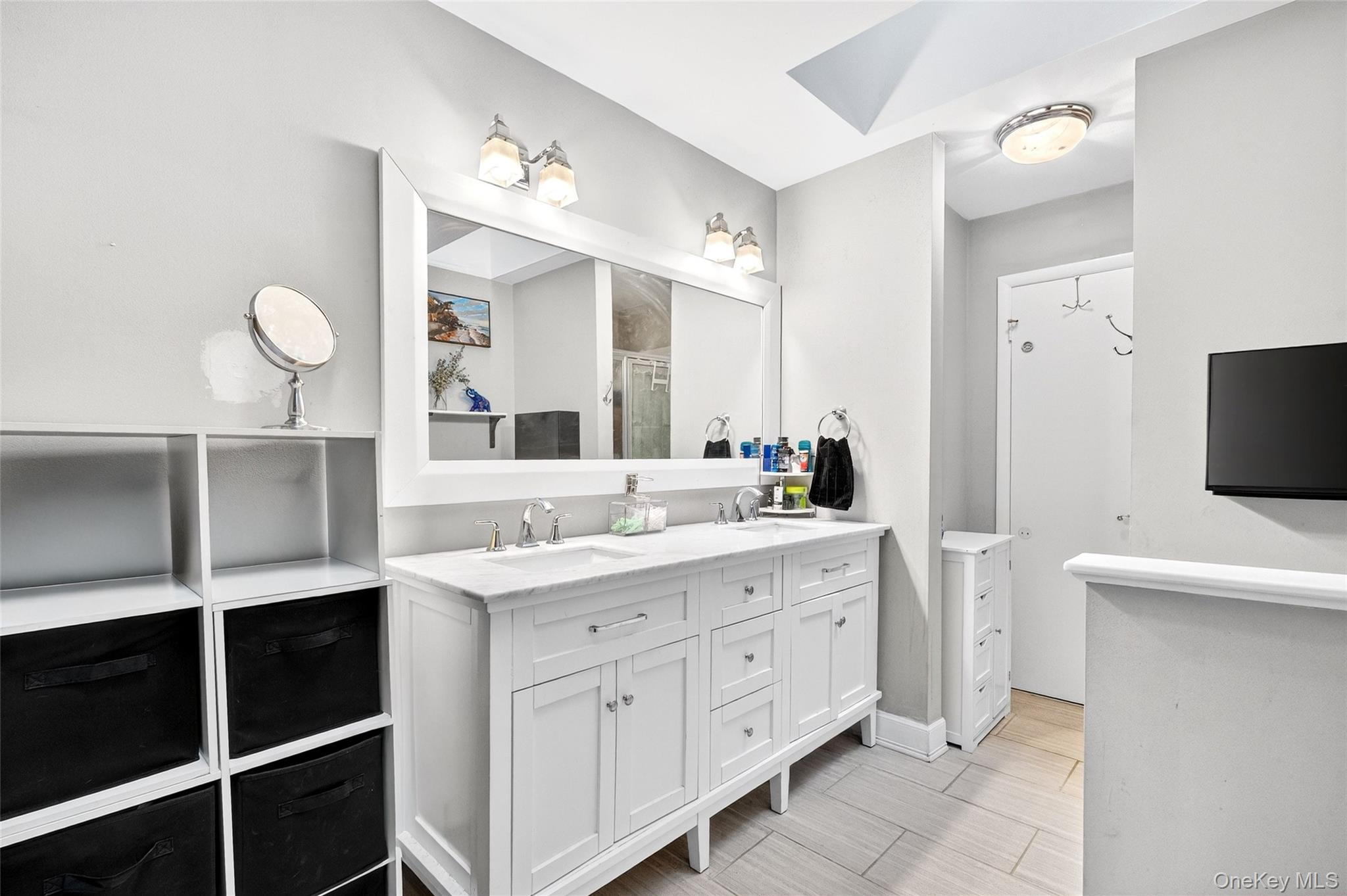 16 Village Green, Bardonia, NY 10954