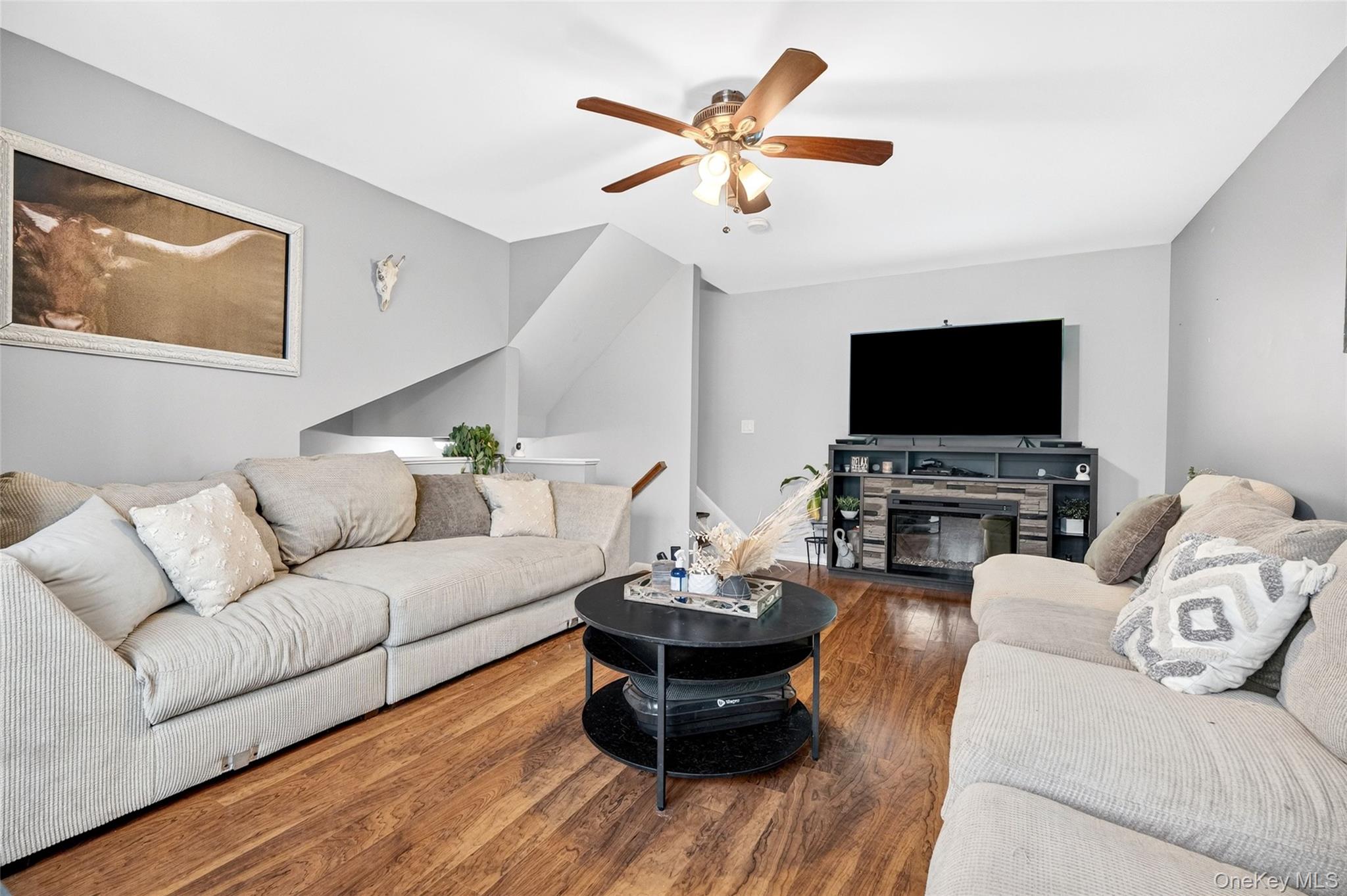 16 Village Green, Bardonia, NY 10954