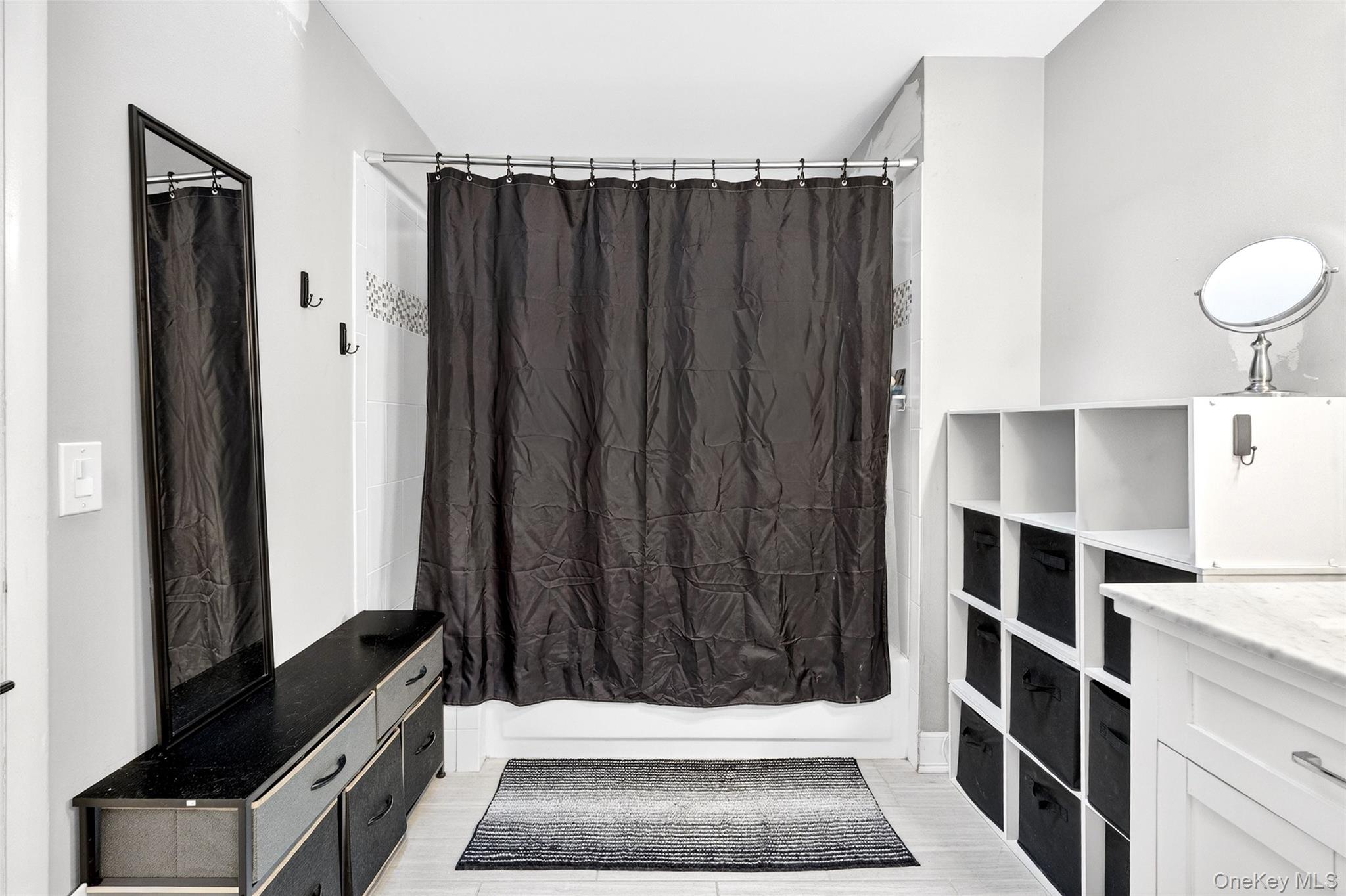 16 Village Green, Bardonia, NY 10954