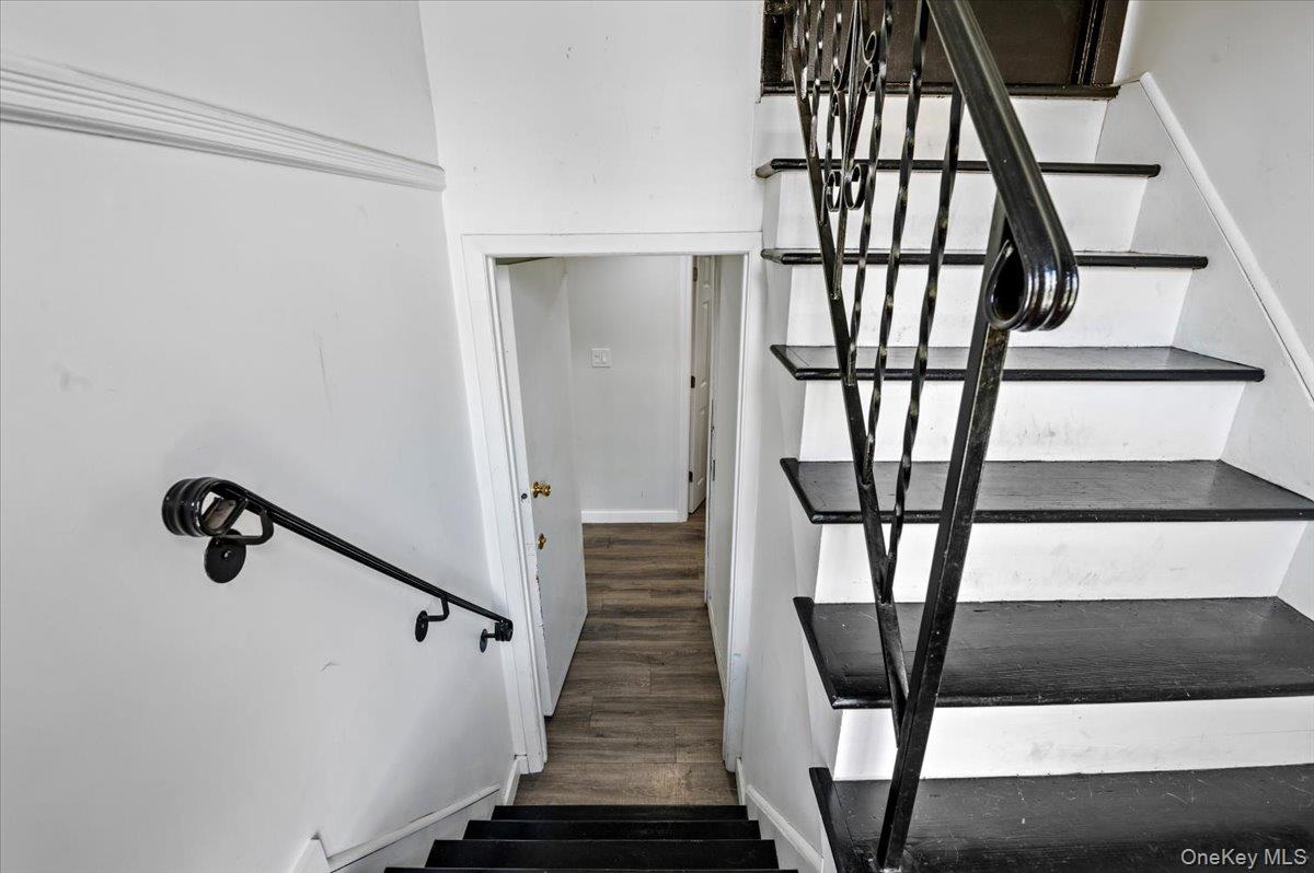 570 Conklin Street, Farmingdale, NY 11735