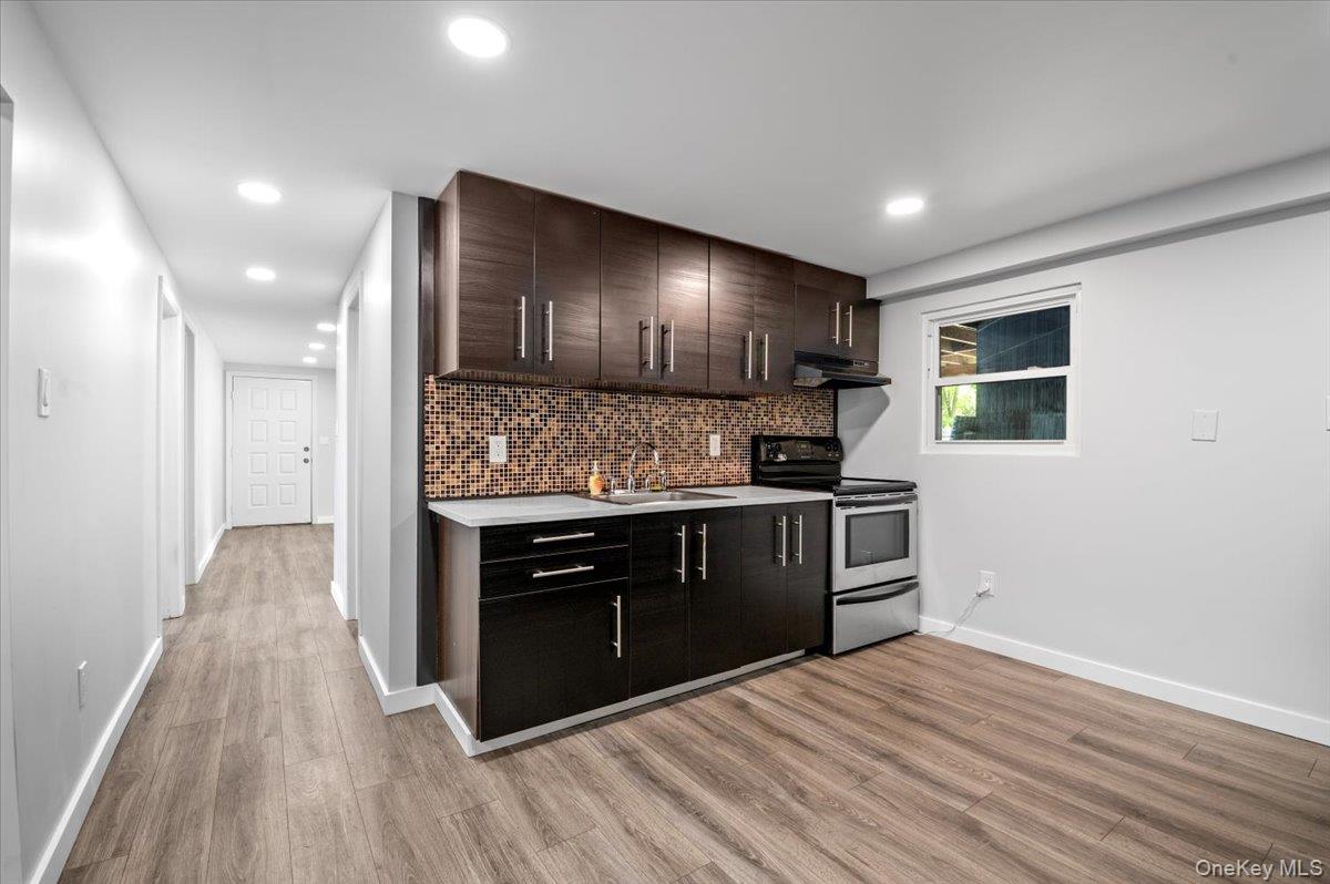 570 Conklin Street, Farmingdale, NY 11735