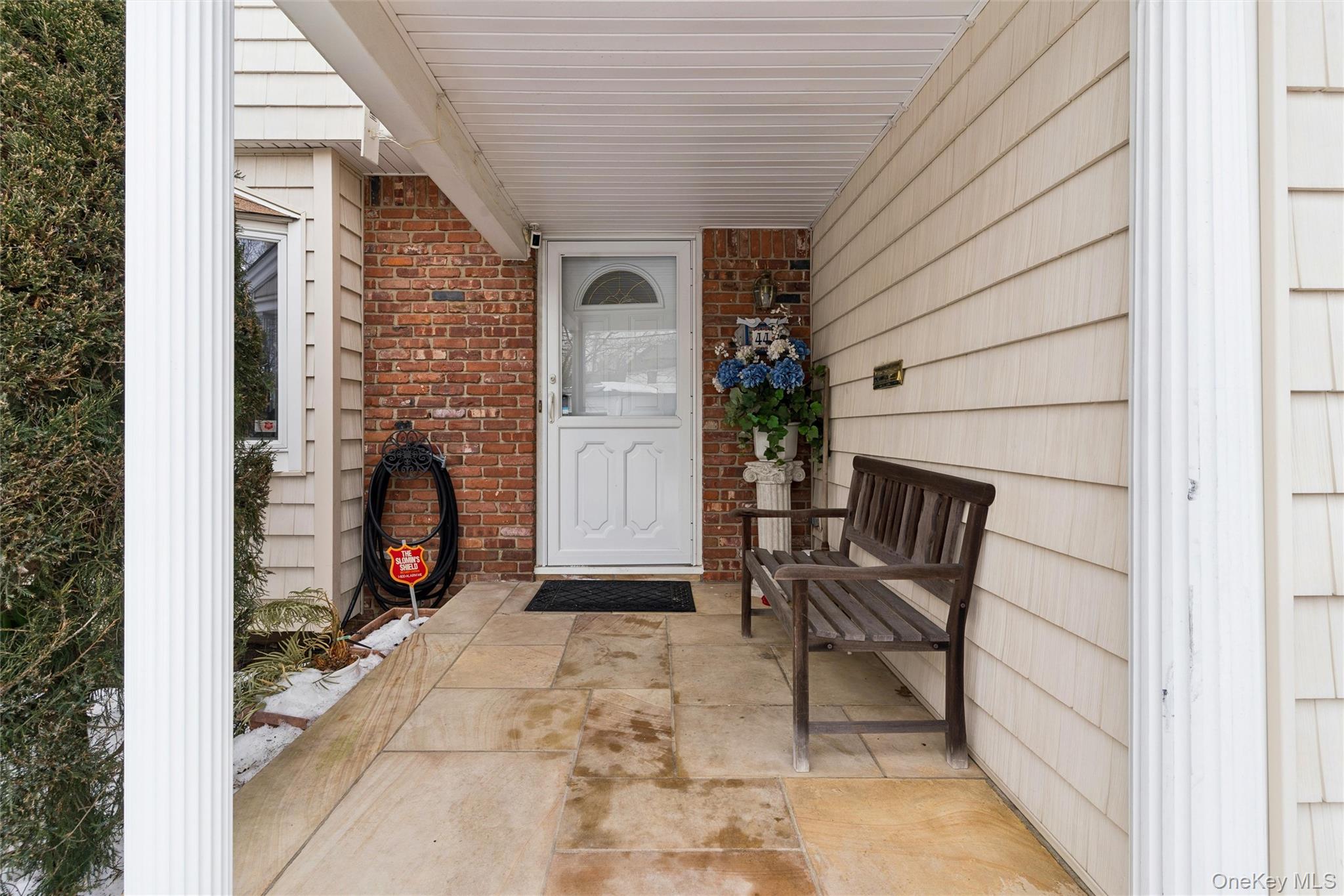 44 Wallace Drive, Plainview, NY 11803