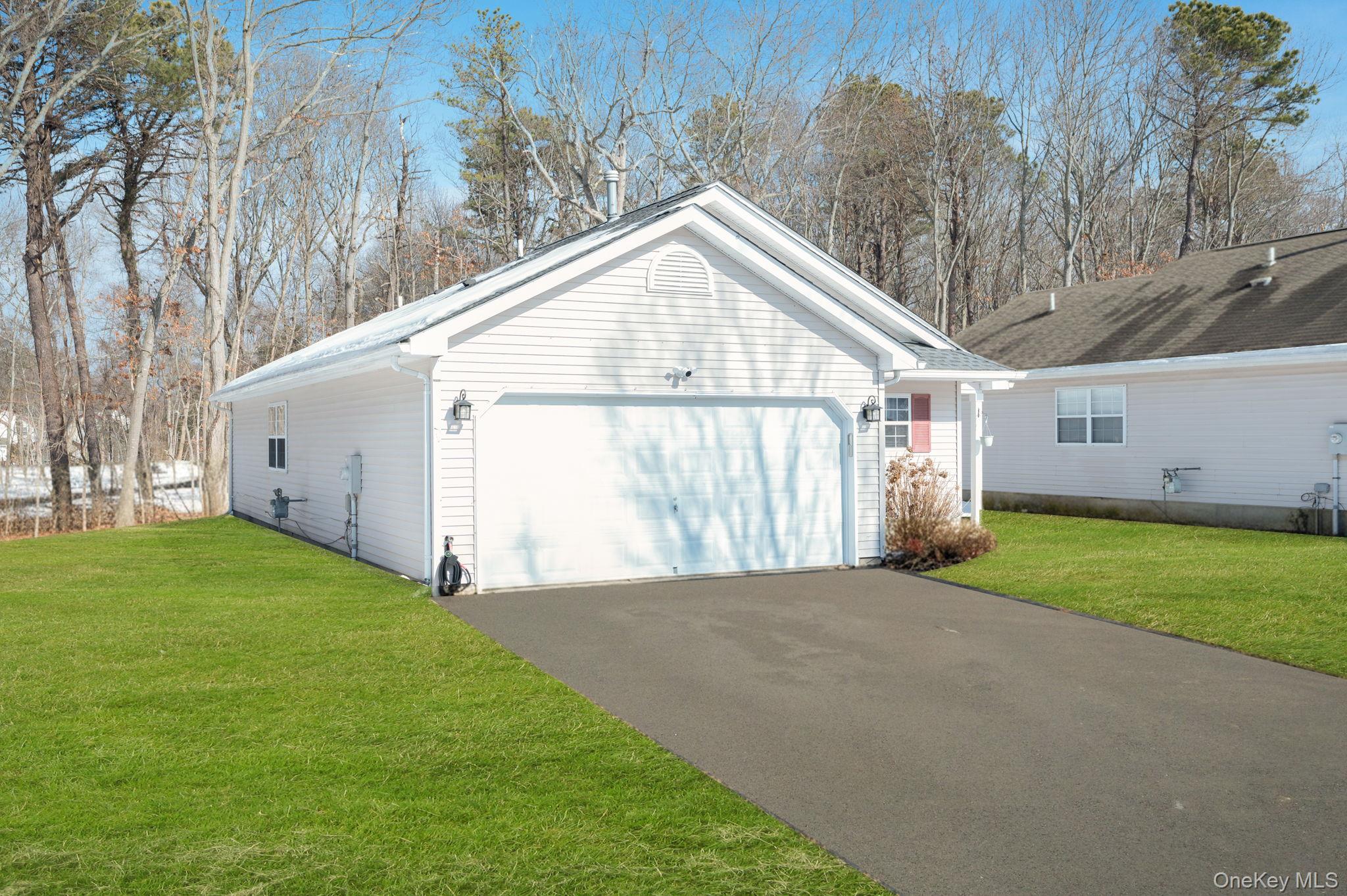 2 Greenbriar Court # 2, Middle Island, NY 11953