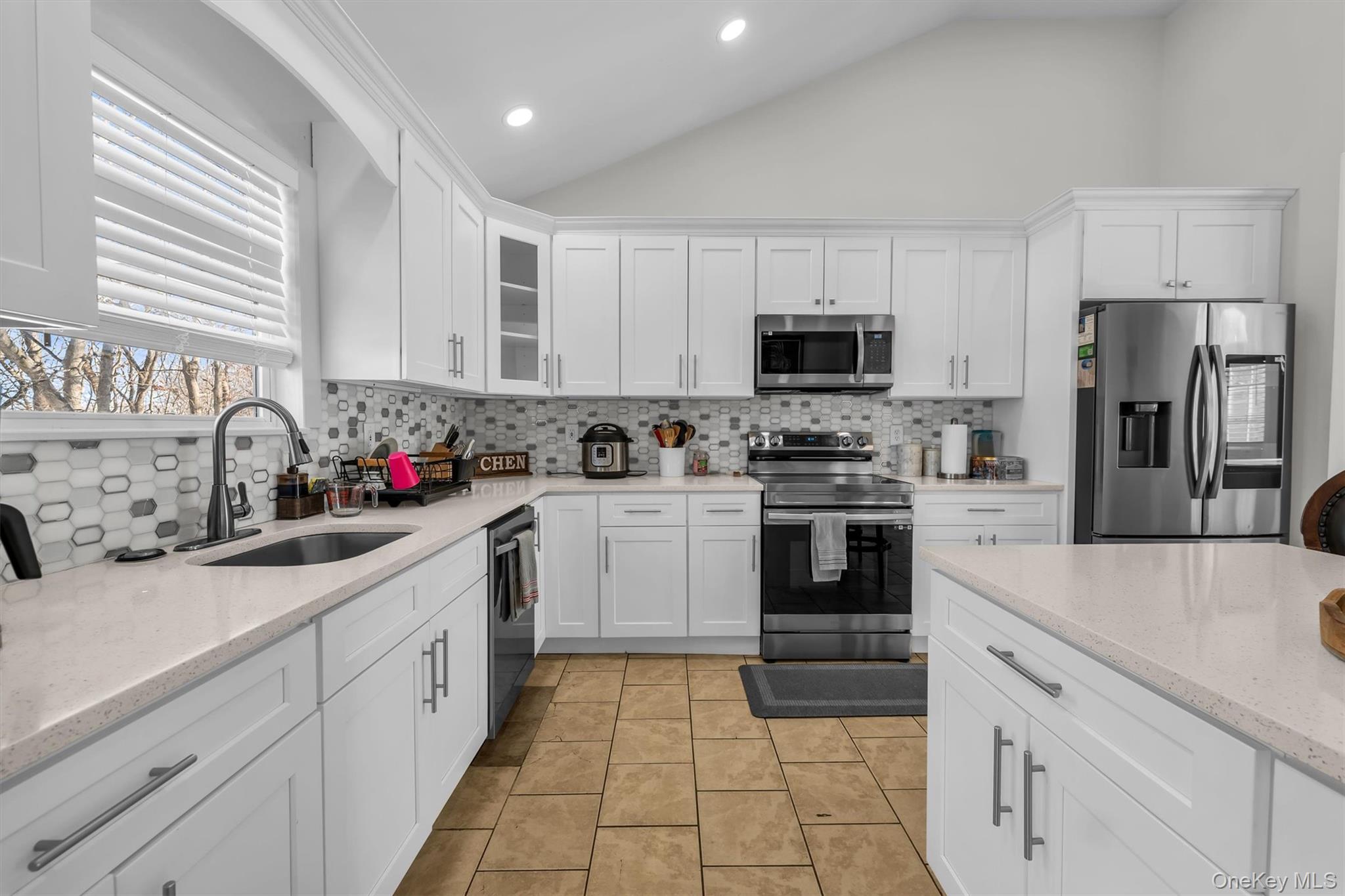 19 Summit, Farmingville, NY 11738