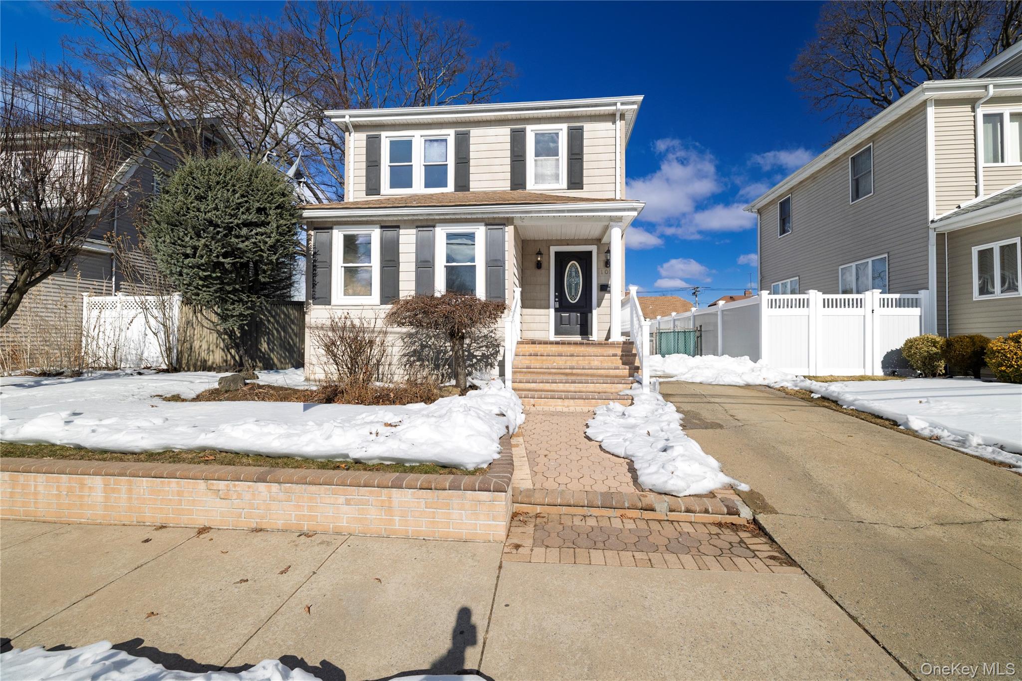 101 Harris Avenue, Freeport, NY 11520