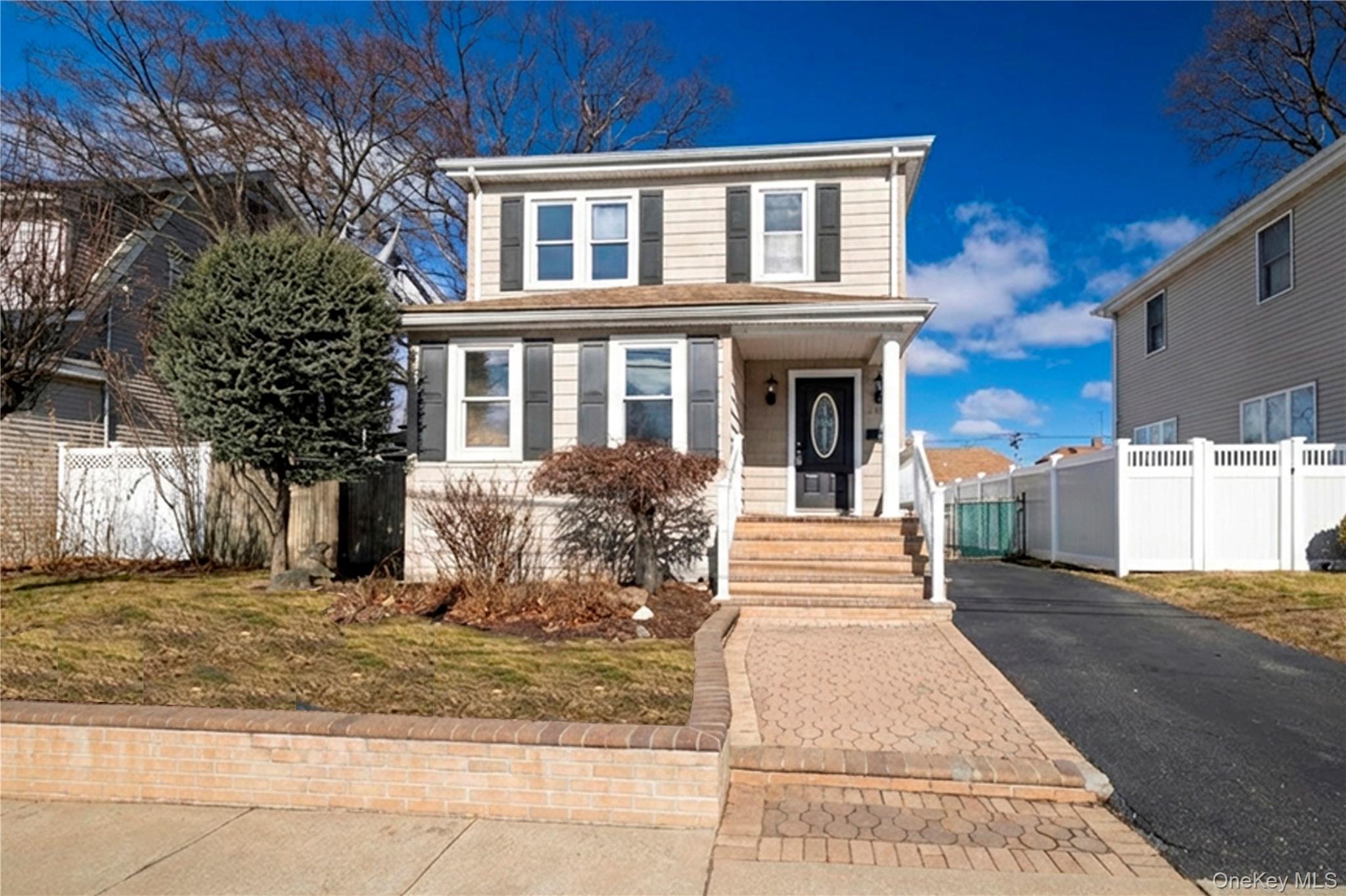 101 Harris Avenue, Freeport, NY 11520