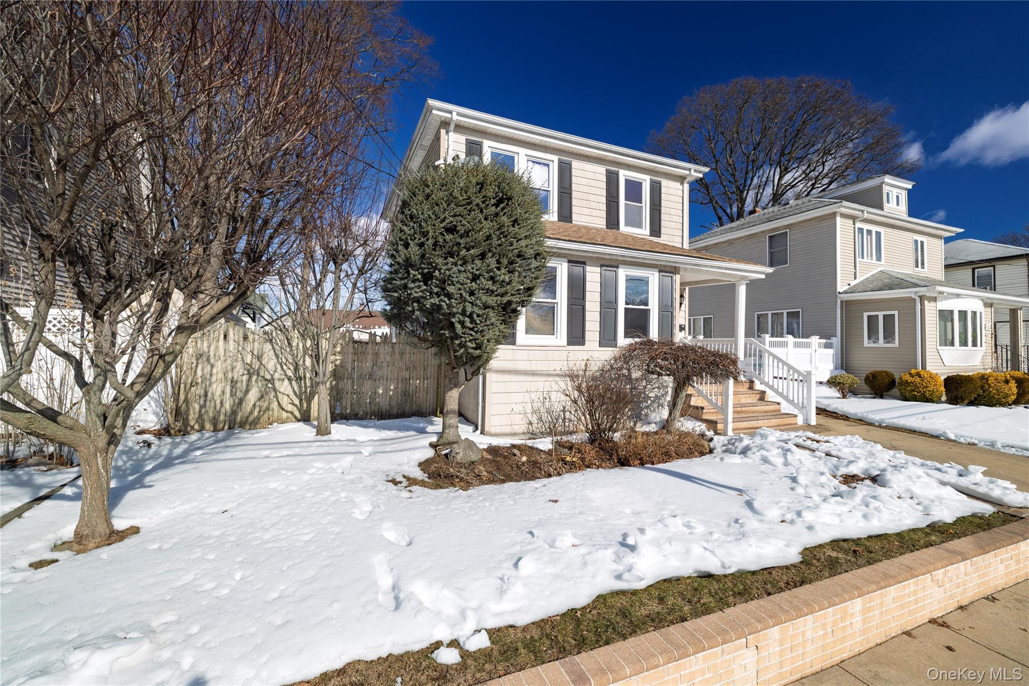 101 Harris Avenue, Freeport, NY 11520