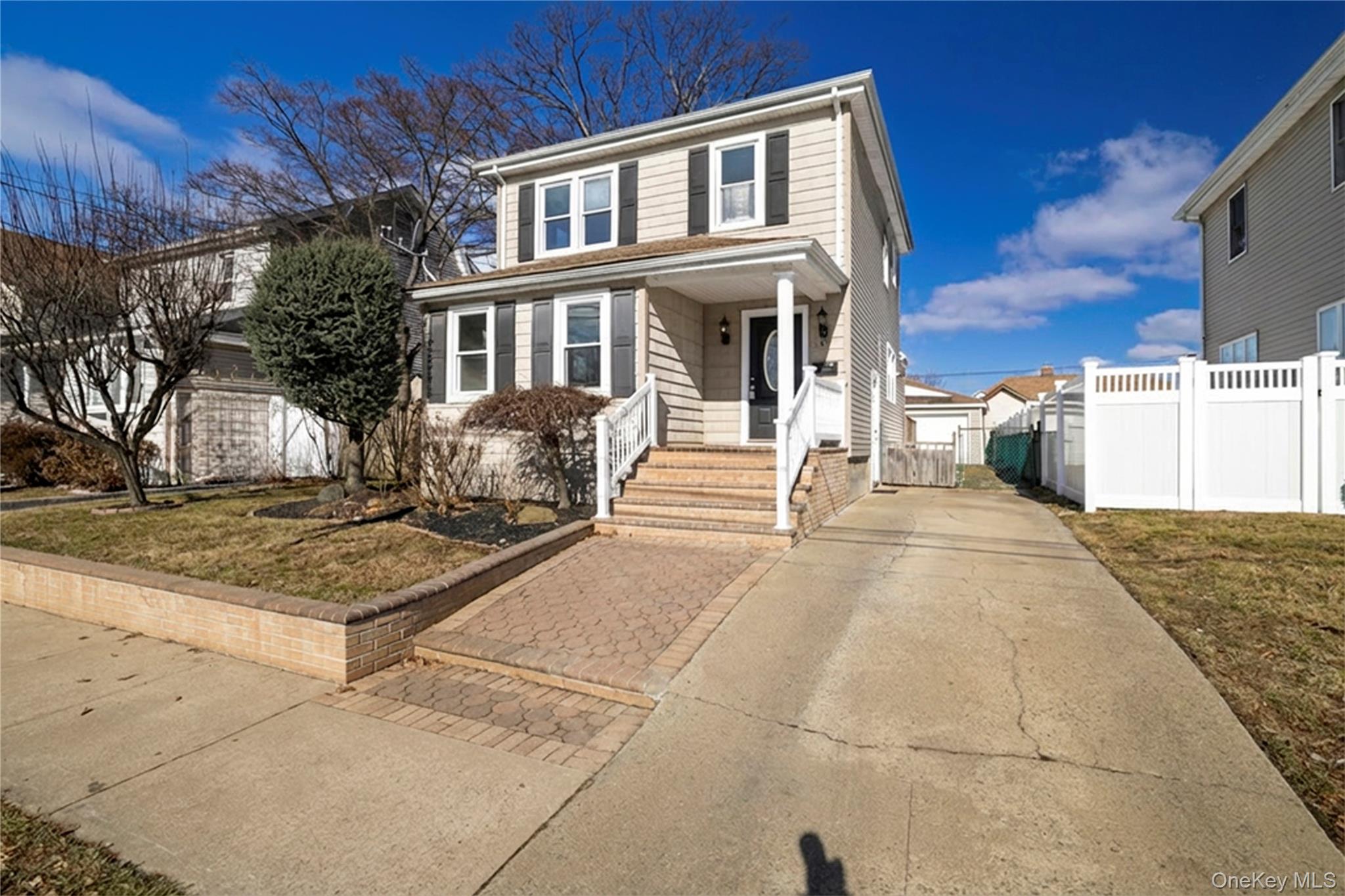 101 Harris Avenue, Freeport, NY 11520