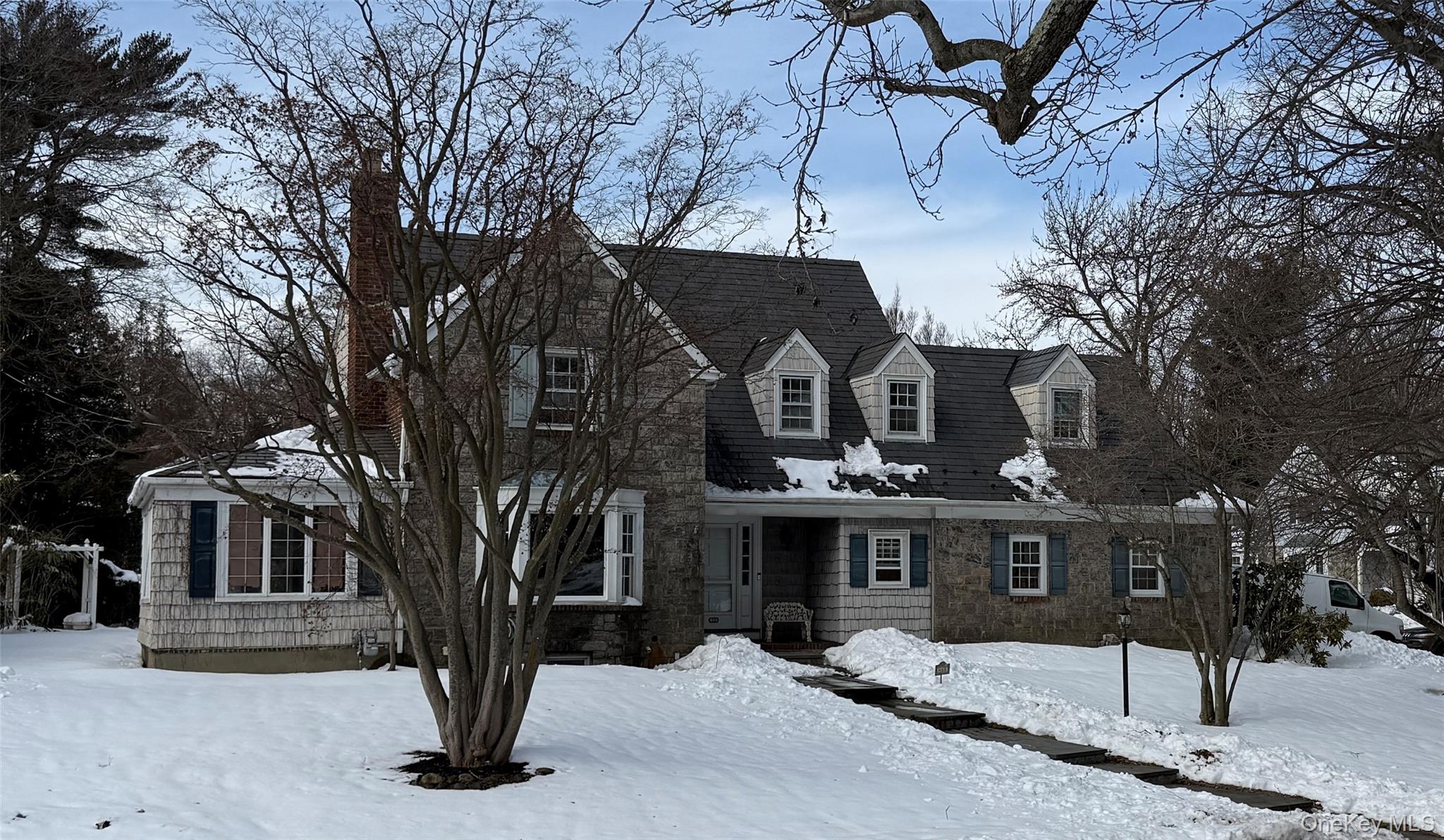 448 Abbey Road N, Manhasset, NY 11030