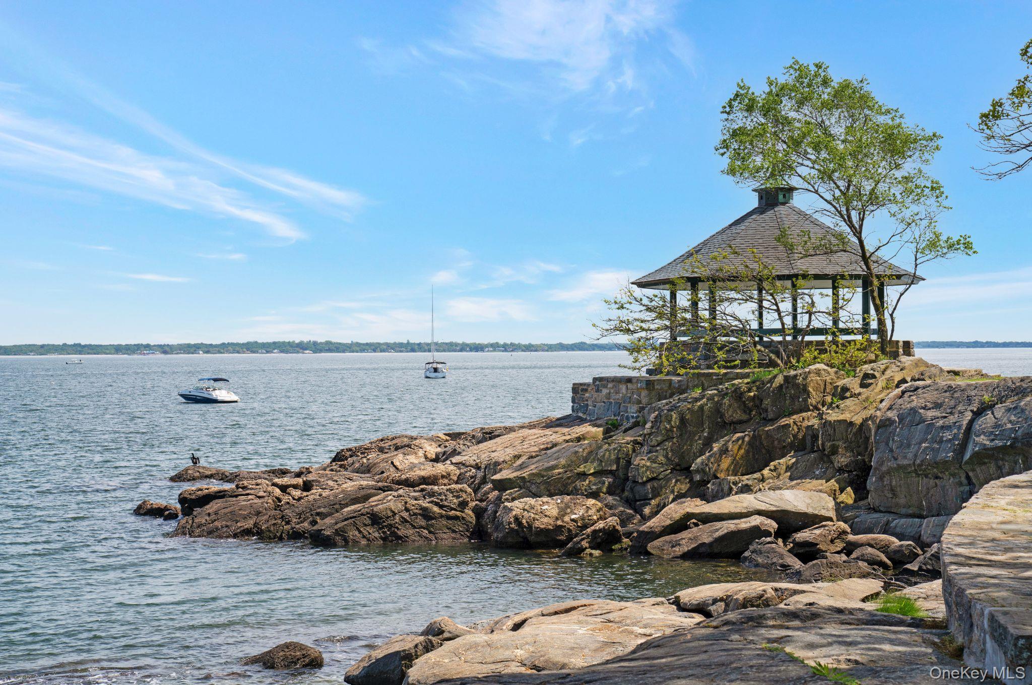 7 Poplar Road, Larchmont, NY 10538