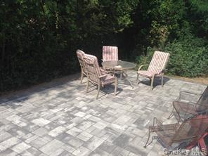 3 Lincoln Street, Westhampton, NY 11977