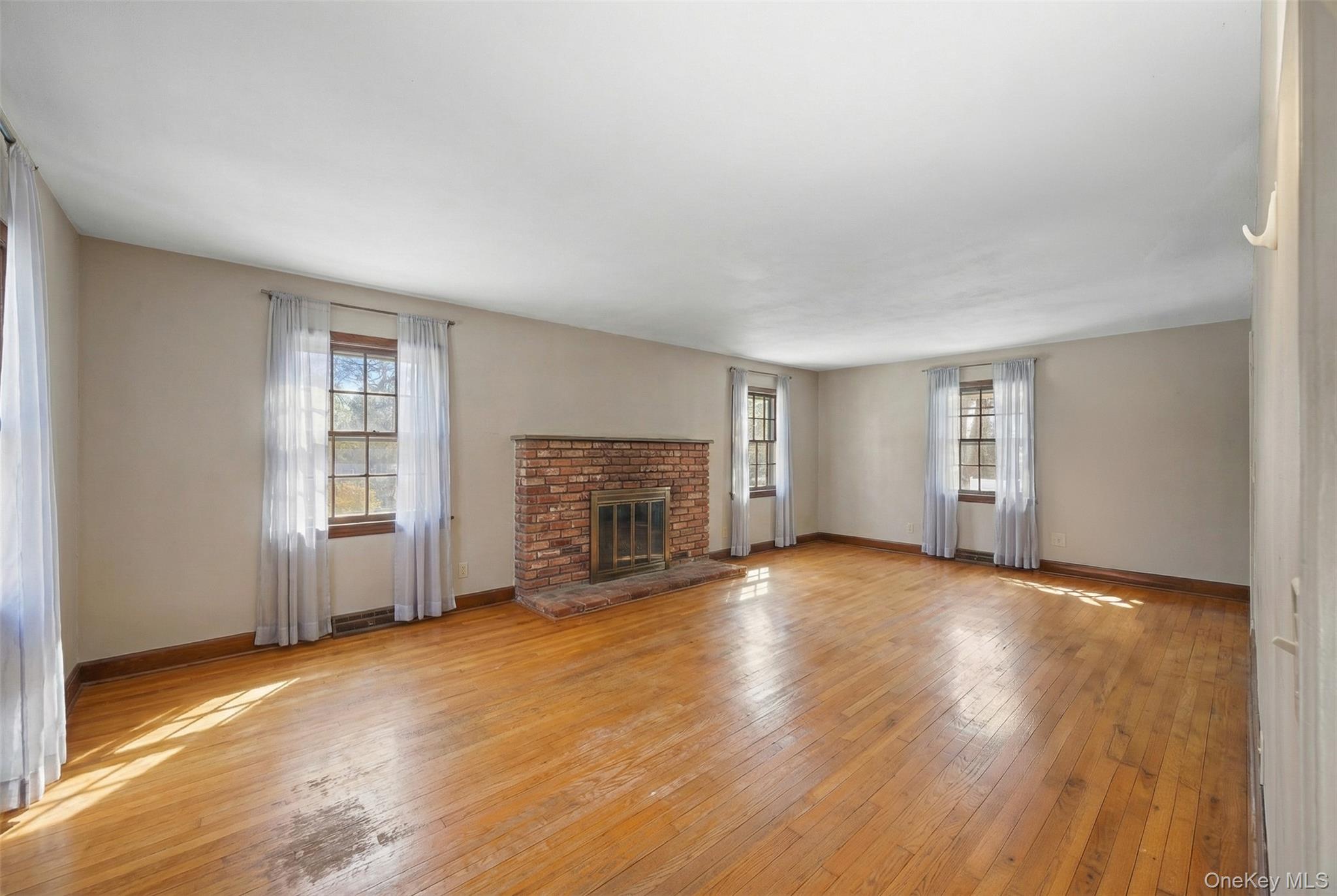 66 Darling Avenue, Smithtown, NY 11787