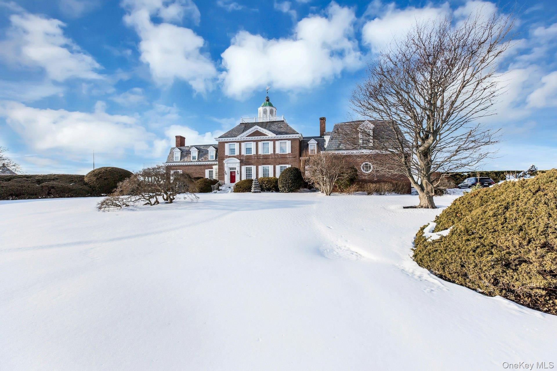 2 Wallis Lane, Saint James, NY 11780