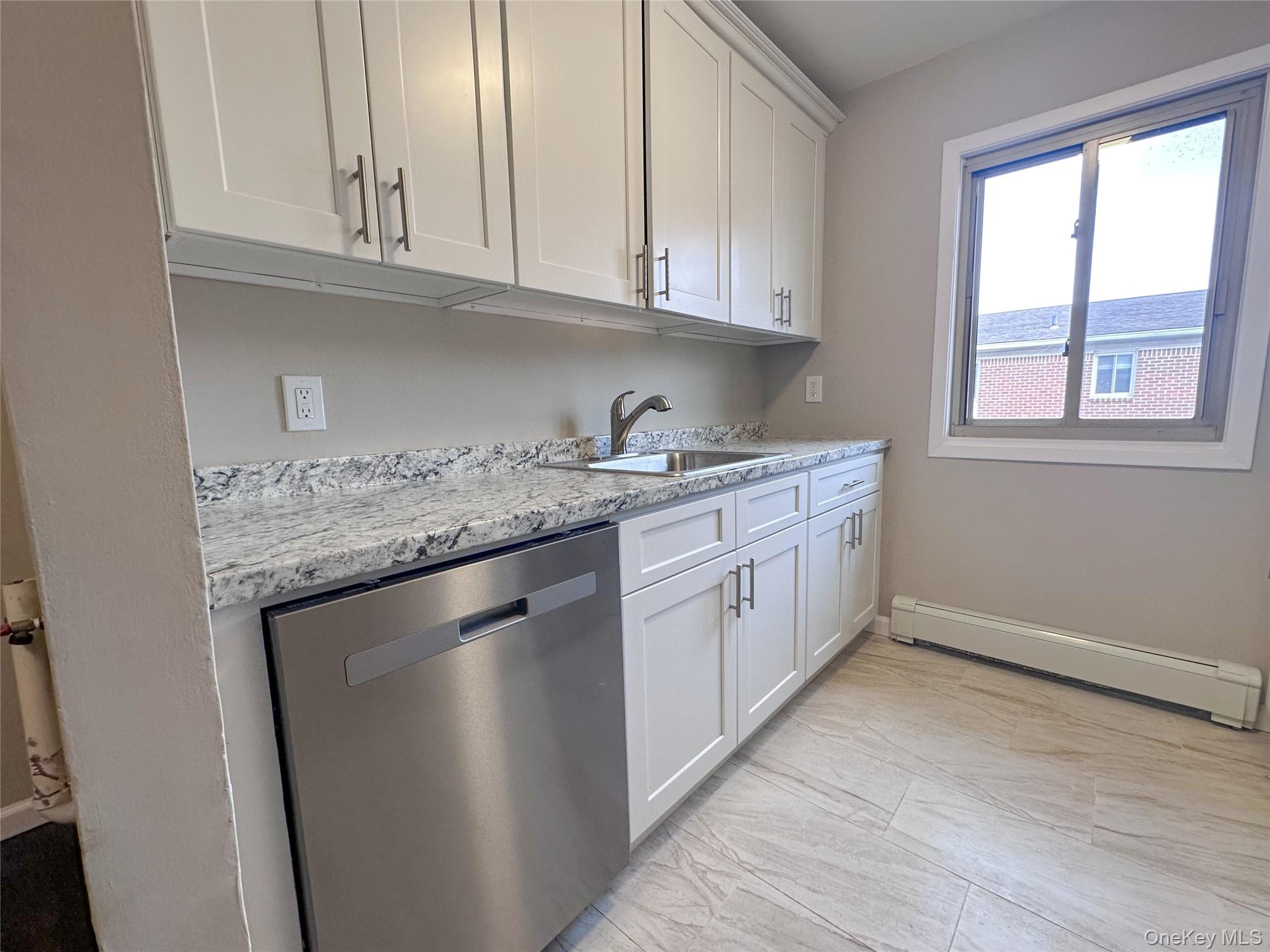 2449 UNION Boulevard # 33B, Islip, NY 11751