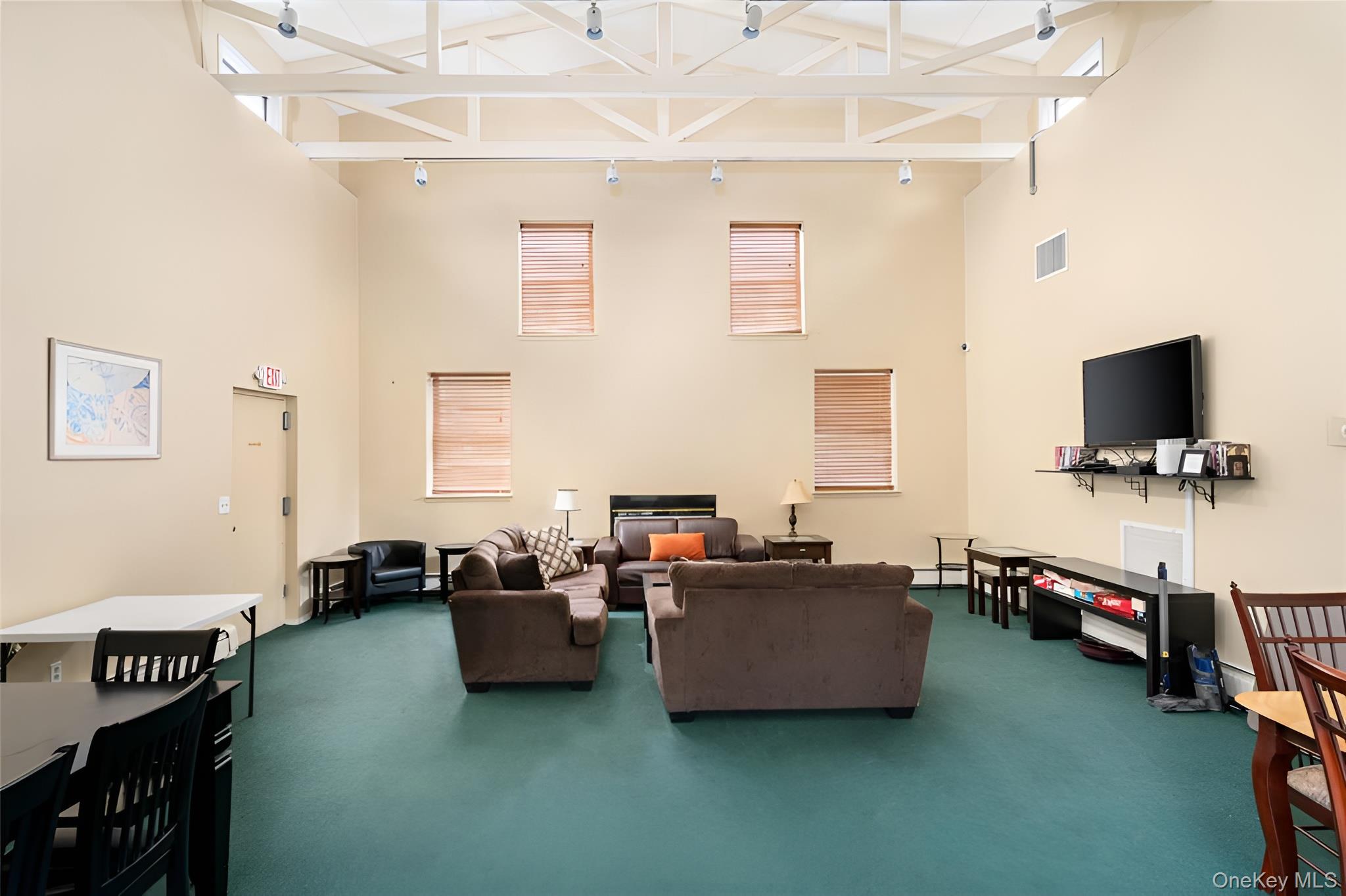 2449 UNION Boulevard # 33B, Islip, NY 11751