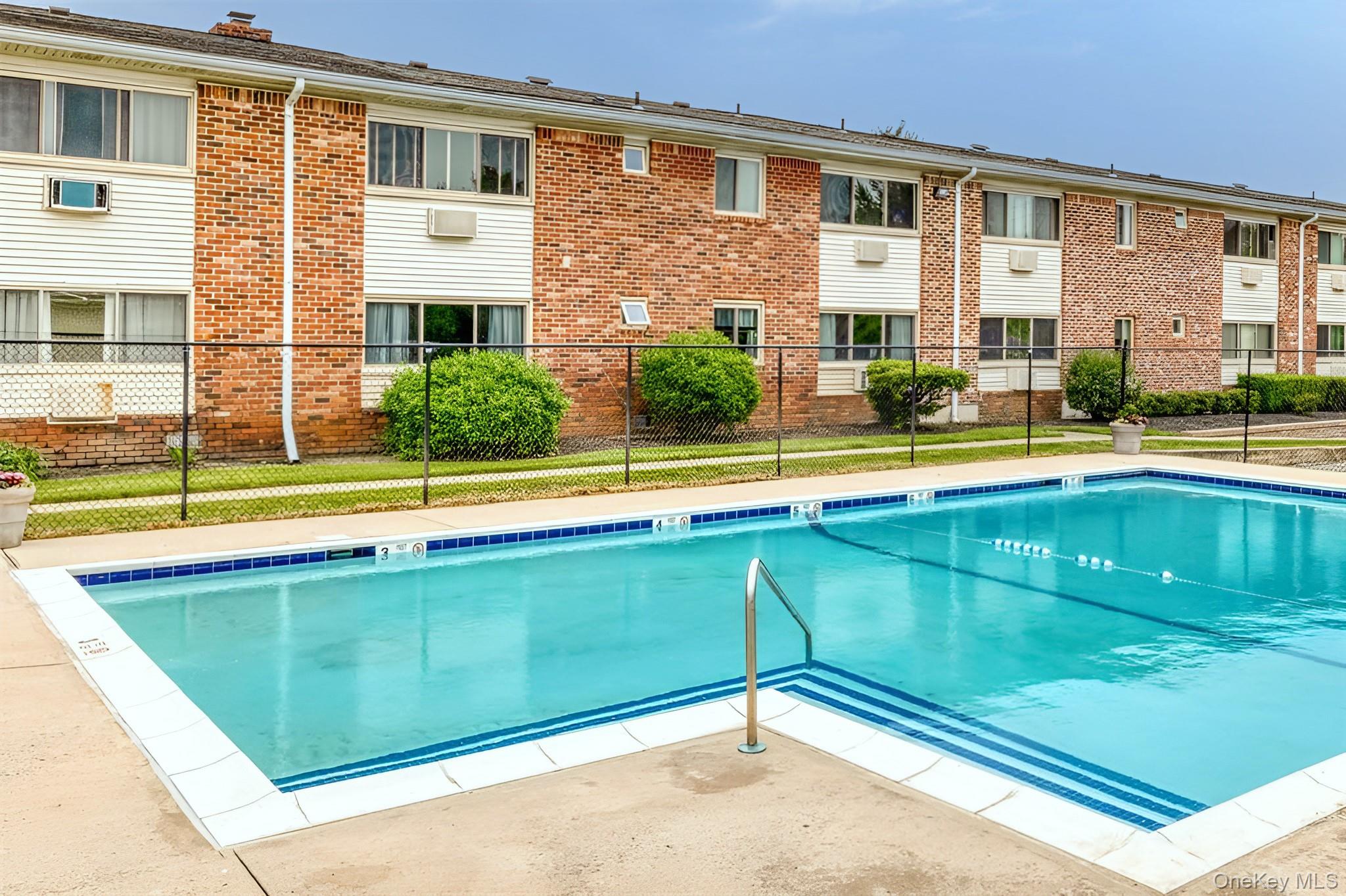 2449 UNION Boulevard # 33B, Islip, NY 11751