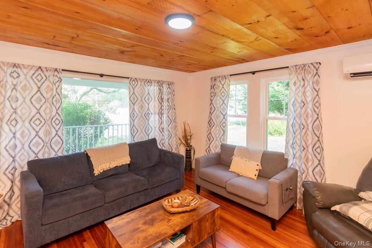 692 Old Route 17, Livingston Manor, NY 12758